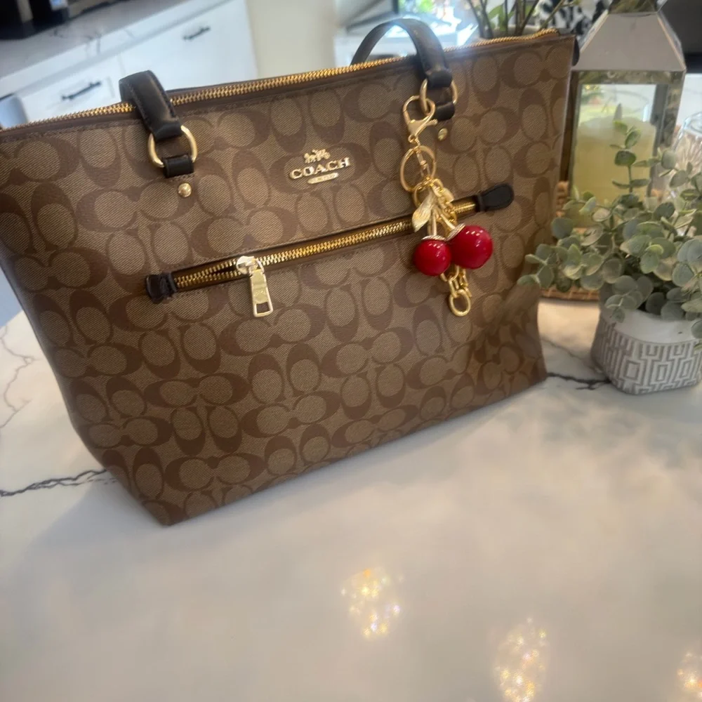 Coach Tan and Black Signature Tote - Picture 11 of 16